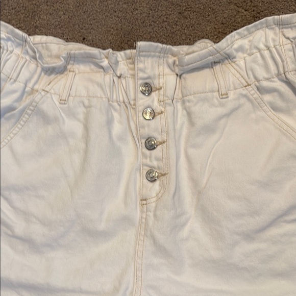 Topshop White High Waist Shorts with Paper Bag Waist - Picture 3 of 4